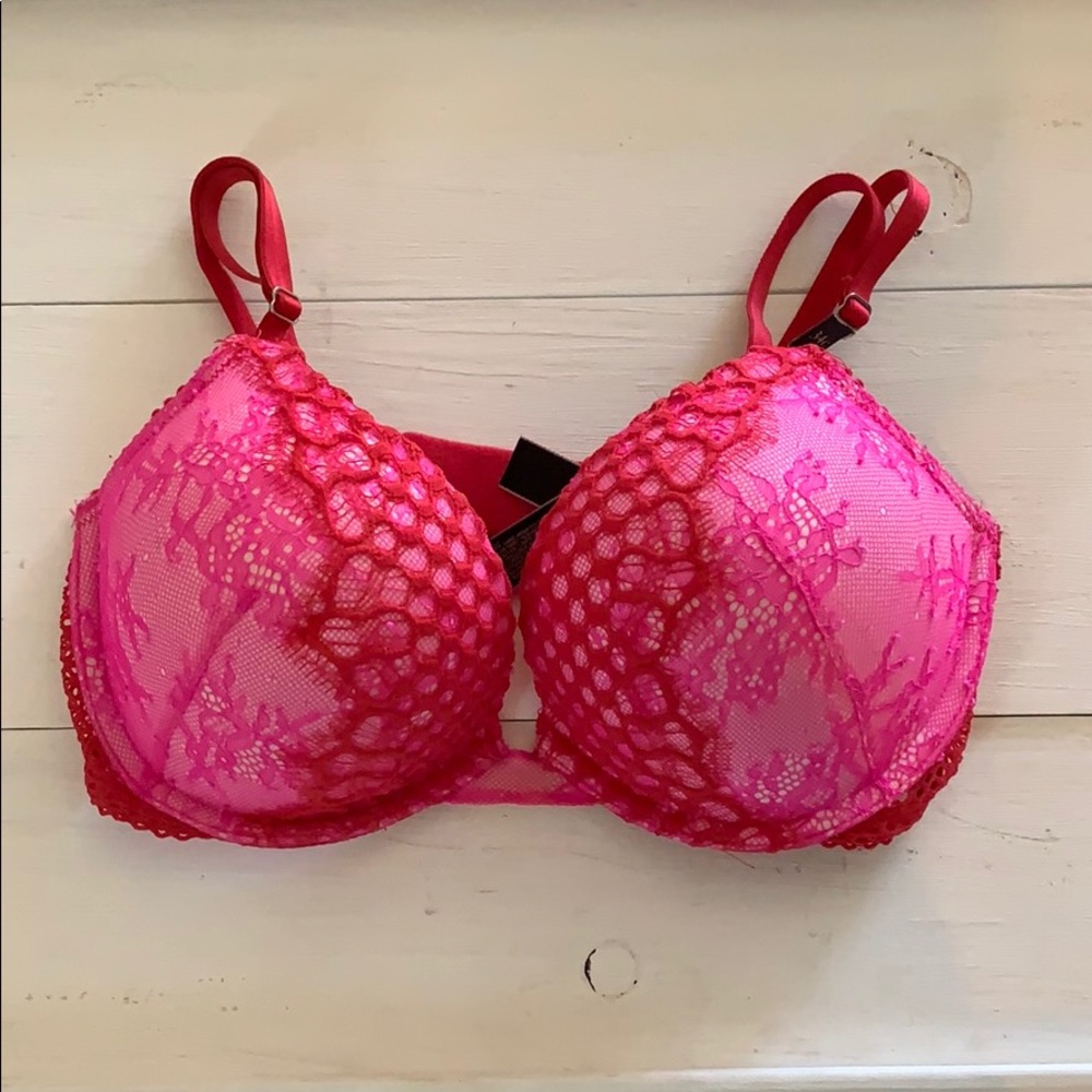 Victoria’s Secret “Bombshell Plunge” bra 34C